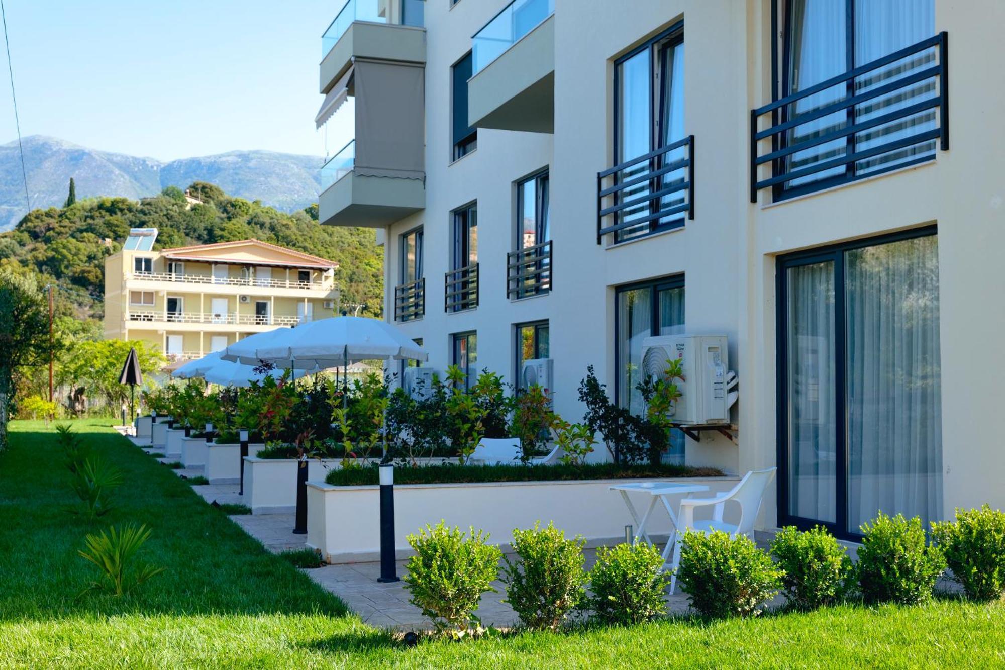 The Blue Wave Hotel Himarë Exterior foto