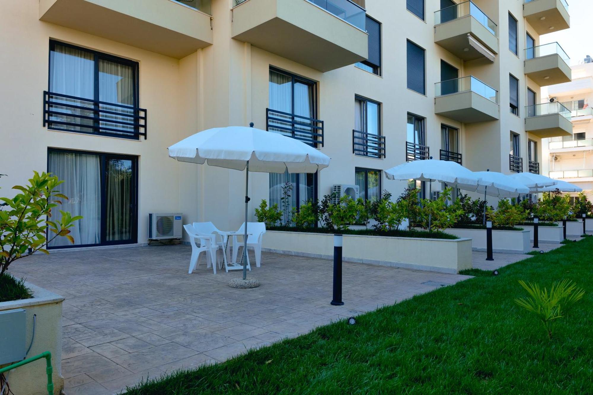 The Blue Wave Hotel Himarë Exterior foto