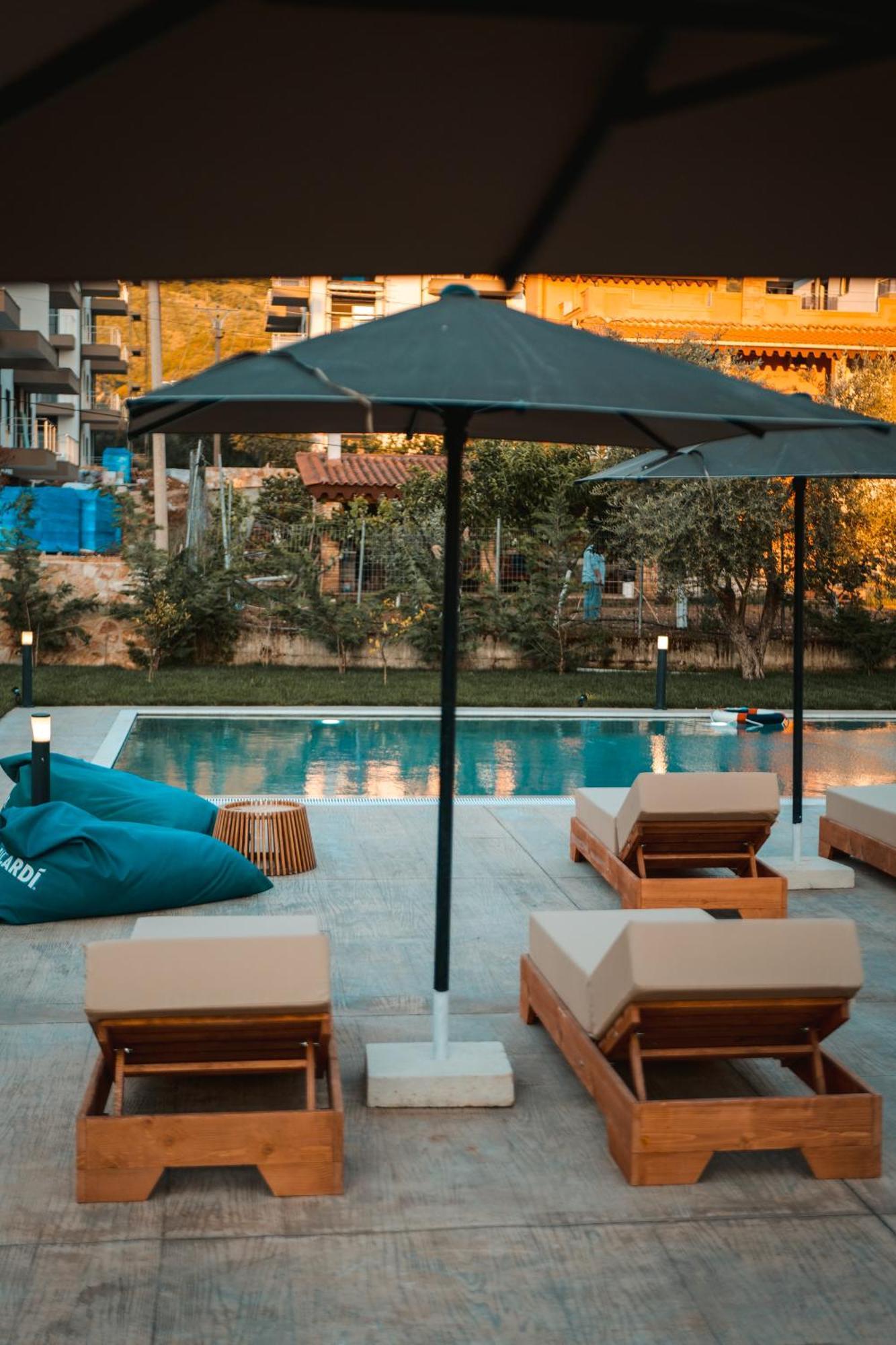 The Blue Wave Hotel Himarë Exterior foto